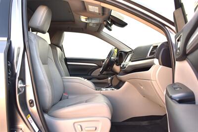 2018 Toyota Highlander XLE  AWD 4dr SUV**BY APPOINTMENT ONLY** 3rd Row Seats! Back Up Camera! Lane Assist! Blind Spot Monitor! Navigation! Bluetooth! Heated Leather Seats! Powered Liftgate! Sunroof! Center Locking Diff! - Photo 30 - Portland, OR 97266