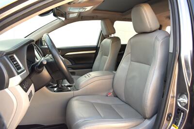 2018 Toyota Highlander XLE  AWD 4dr SUV**BY APPOINTMENT ONLY** 3rd Row Seats! Back Up Camera! Lane Assist! Blind Spot Monitor! Navigation! Bluetooth! Heated Leather Seats! Powered Liftgate! Sunroof! Center Locking Diff! - Photo 11 - Portland, OR 97266