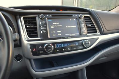 2018 Toyota Highlander XLE  AWD 4dr SUV**BY APPOINTMENT ONLY** 3rd Row Seats! Back Up Camera! Lane Assist! Blind Spot Monitor! Navigation! Bluetooth! Heated Leather Seats! Powered Liftgate! Sunroof! Center Locking Diff! - Photo 20 - Portland, OR 97266