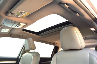 2018 Toyota Highlander XLE  AWD 4dr SUV**BY APPOINTMENT ONLY** 3rd Row Seats! Back Up Camera! Lane Assist! Blind Spot Monitor! Navigation! Bluetooth! Heated Leather Seats! Powered Liftgate! Sunroof! Center Locking Diff! - Photo 12 - Portland, OR 97266