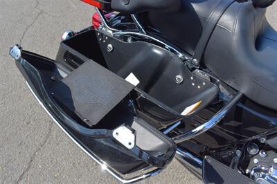 2012 Harley-Davidson Electra Glide Ultra Limited Twin Cam 103! Low Miles! 6-Speed! Cruise Control! Batwing Fairing! Hard Saddlebags! AM/FM Stereo! Touring Bike! - Photo 10 - Portland, OR 97266