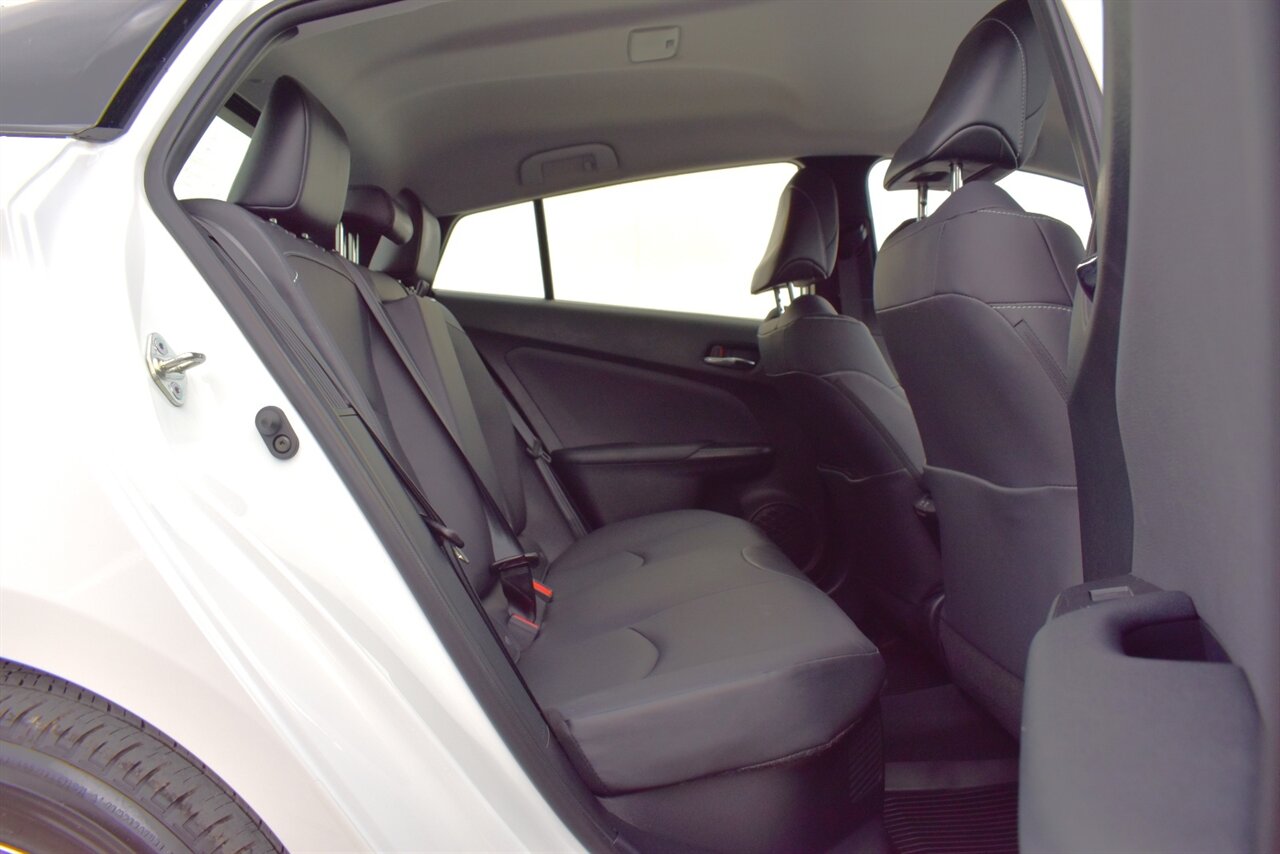 2022 Toyota Prius Prime XLE 4dr Hatchback! 55 City MPG! 53 Hwy MPG! Back up Camera! Pre-Collision Assist! Lane Departure Assist! Dynamic Radar Cruise Control! Apple CarPlay! Wireless Charger! Heated Seats! - Photo 30 - Portland, OR 97266