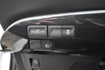 2022 Toyota Prius Prime XLE 4dr Hatchback! 55 City MPG! 53 Hwy MPG! Back up Camera! Pre-Collision Assist! Lane Departure Assist! Dynamic Radar Cruise Control! Apple CarPlay! Wireless Charger! Heated Seats! - Photo 18 - Portland, OR 97266
