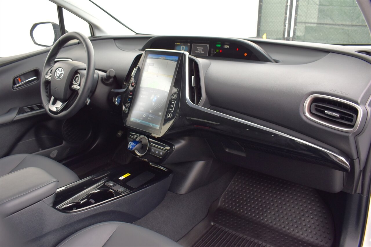 2022 Toyota Prius Prime XLE 4dr Hatchback! 55 City MPG! 53 Hwy MPG! Back up Camera! Pre-Collision Assist! Lane Departure Assist! Dynamic Radar Cruise Control! Apple CarPlay! Wireless Charger! Heated Seats! - Photo 12 - Portland, OR 97266
