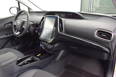 2022 Toyota Prius Prime XLE 4dr Hatchback! 55 City MPG! 53 Hwy MPG! Back up Camera! Pre-Collision Assist! Lane Departure Assist! Dynamic Radar Cruise Control! Apple CarPlay! Wireless Charger! Heated Seats! - Photo 12 - Portland, OR 97266