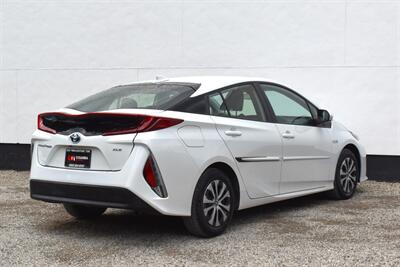 2022 Toyota Prius Prime XLE 4dr Hatchback! 55 City MPG! 53 Hwy MPG! Back up Camera! Pre-Collision Assist! Lane Departure Assist! Dynamic Radar Cruise Control! Apple CarPlay! Wireless Charger! Heated Seats! - Photo 5 - Portland, OR 97266