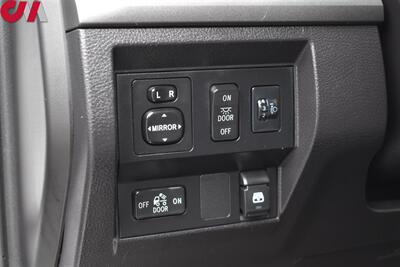 2016 Toyota Tundra SR5 4x4 4dr CrewMax Cab Pickup SB! Rear View Camera! Bluetooth! Tow Package! 4H & 4L! Bed Cover! Vehicle Stability Control! - Photo 10 - Portland, OR 97266