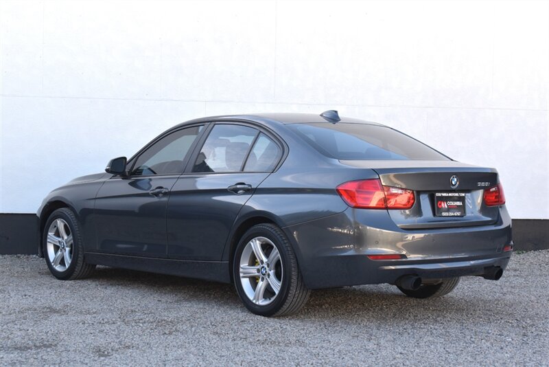 2015 BMW 328i  4dr Sedan! Back Up Camera! Park Assist! Sport & Eco Pro Drive Modes! Bluetooth Connectivity!