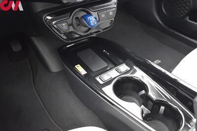 2022 Toyota Prius Limited 4dr Hatchback**BY APPOINTMENT ONLY**54 City MPG! 50 Hwy MPG! Toyota Safety Sense 2.0! Back Up Cam! Blind Spot Monitor! Lane Assist! EV/ECO/PWR Modes! Navi! Heated Leather Seats! - Photo 21 - Portland, OR 97266