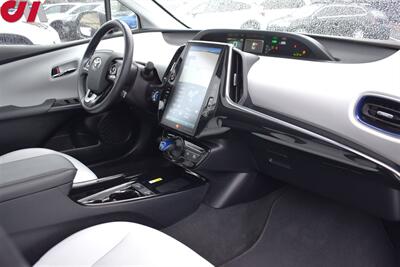 2022 Toyota Prius Limited 4dr Hatchback**BY APPOINTMENT ONLY**54 City MPG! 50 Hwy MPG! Toyota Safety Sense 2.0! Back Up Cam! Blind Spot Monitor! Lane Assist! EV/ECO/PWR Modes! Navi! Heated Leather Seats! - Photo 11 - Portland, OR 97266