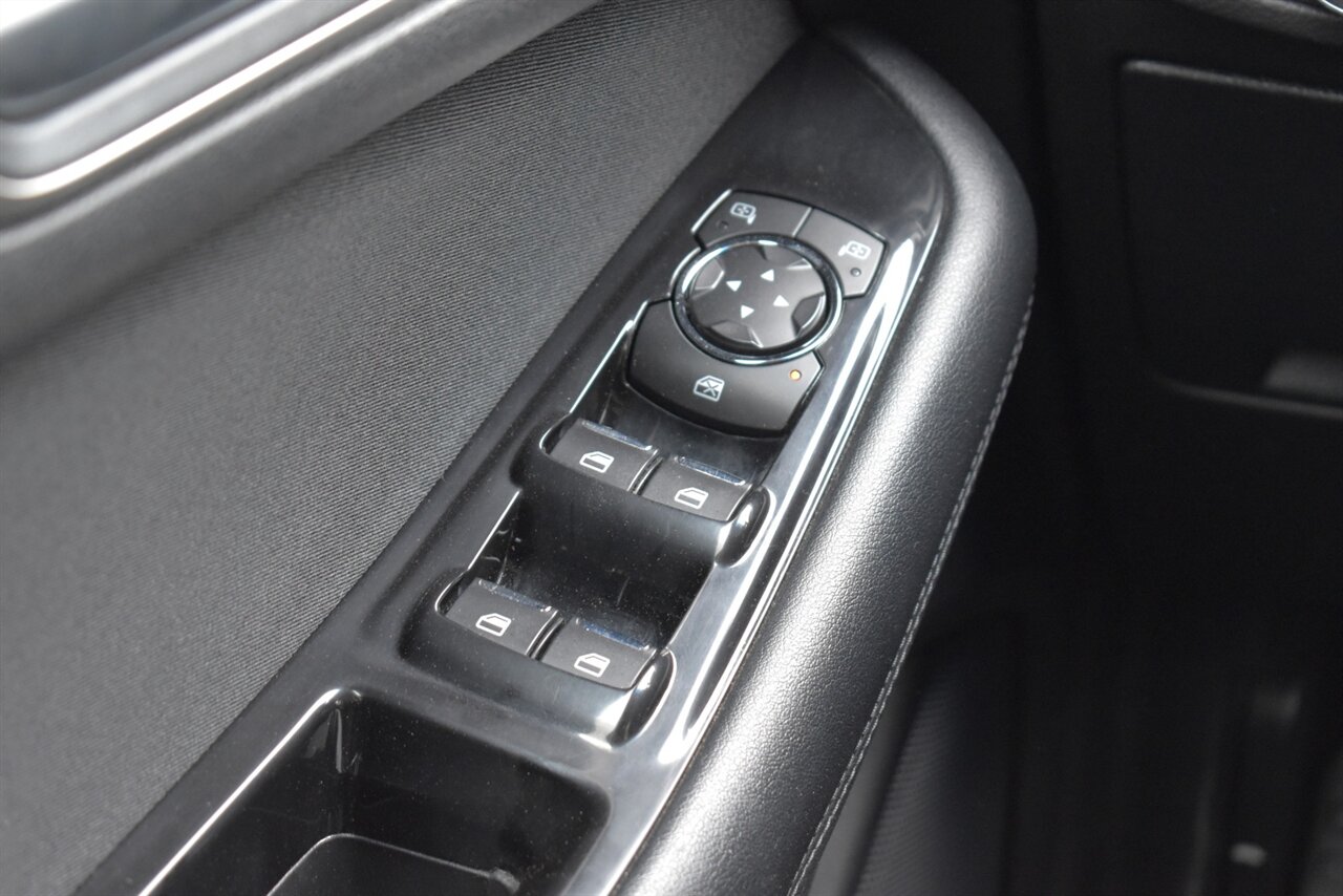 2019 Ford Edge SEL 4dr Crossover**BY APPOINTMENT ONLY** Back Up Camera! Blind Spot Monitor! Lane Assist! Collision Mitigation System! Bluetooth Connectivity! Auto-Stop/Start Tech! - Photo 14 - Portland, OR 97266