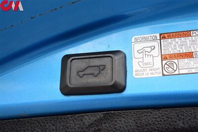 2016 Toyota RAV4 Hybrid Limited  AWD 4dr SUV! Toyota Safety Sense: Pre-Collision System! Blind Spot Monitor! Cross Traffic Alert & Lane Assist! Back Up Cam! Bluetooth! Eco & Sport Modes! Heated Leather Seats! Sunroof! Roof-Rack! - Photo 28 - Portland, OR 97266