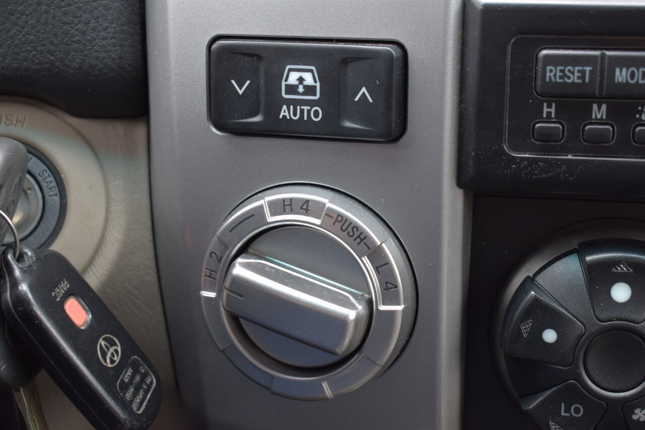 2008 Toyota 4Runner SR5 4X4 4dr SUV (4.0L V6)! Locking Center Differential! Multi-Mode Four Wheel Drive! Cruise Control! Traction Control! AM/FM/ CD w/6 Speakers! Tow Hitch! Roof Rack! Sunroof! - Photo 20 - Portland, OR 97266