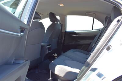 2021 Toyota Camry Hybrid LE 4dr Sedan! 51 City MPG! 53 Hwy MPG! Toyota Safety Sense 2.5! Back Up Camera! Lane Assist! Full-Speed Dynamic Radar Cruise Control! Pedestrian Detection! Android Auto & Apple CarPlay! - Photo 25 - Portland, OR 97266