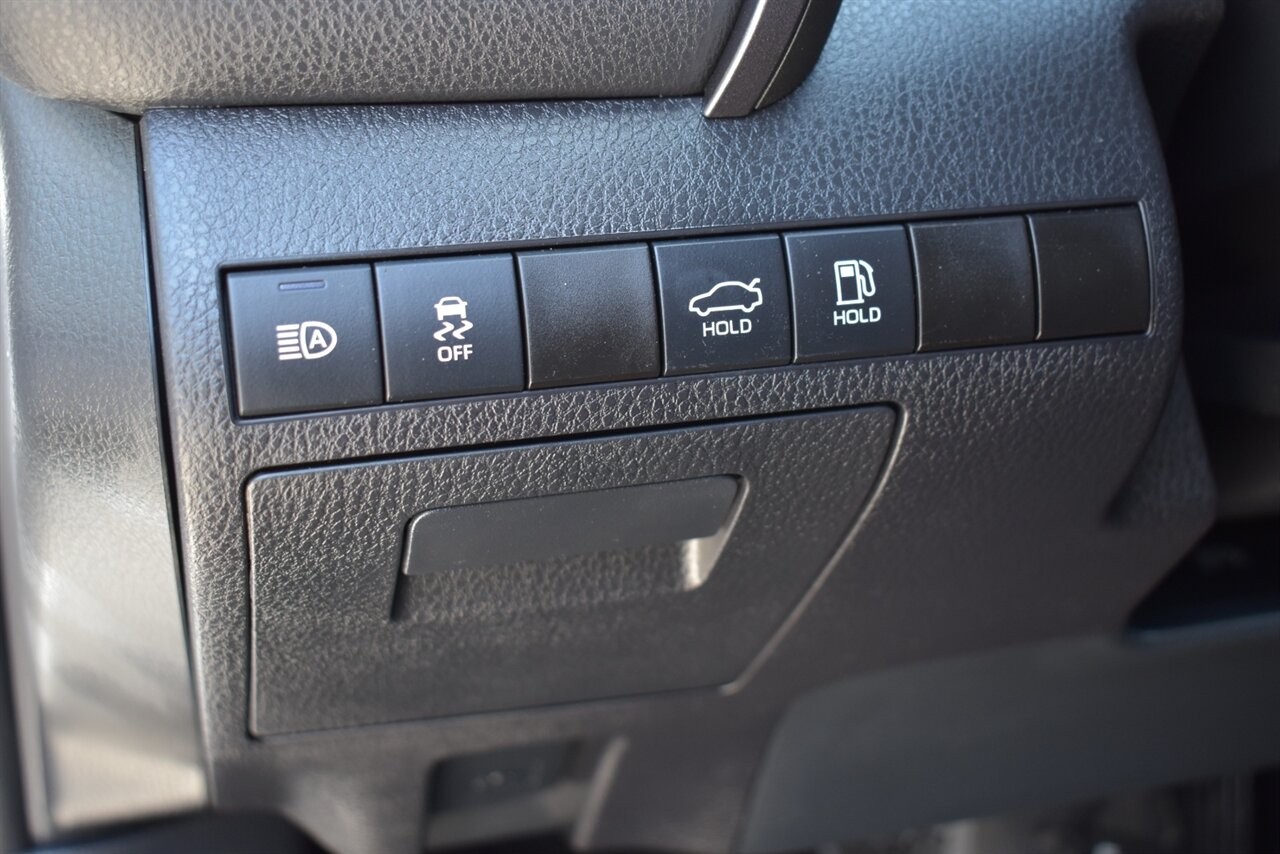2021 Toyota Camry Hybrid LE 4dr Sedan! 51 City MPG! 53 Hwy MPG! Toyota Safety Sense 2.5! Back Up Camera! Lane Assist! Full-Speed Dynamic Radar Cruise Control! Pedestrian Detection! Android Auto & Apple CarPlay! - Photo 16 - Portland, OR 97266