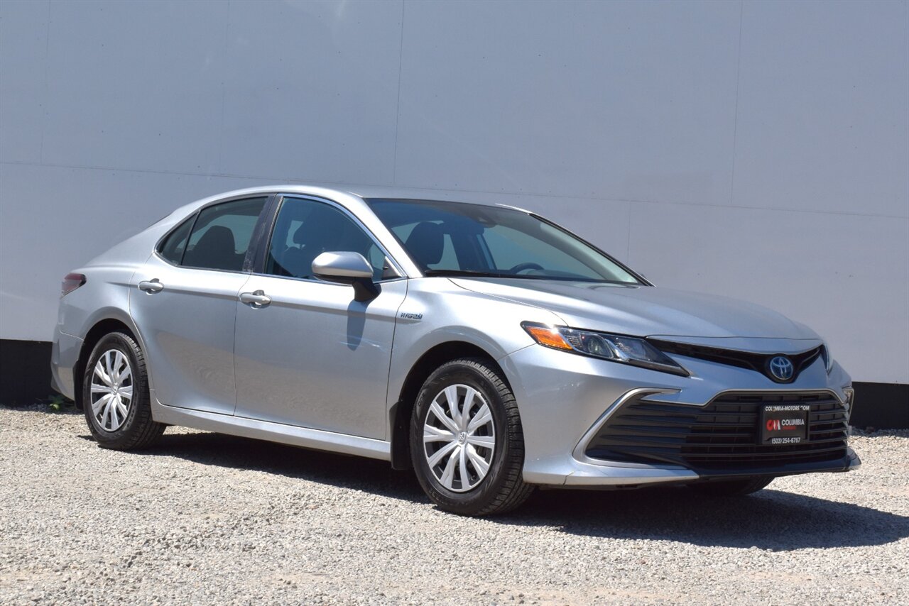 2021 Toyota Camry Hybrid LE  4dr Sedan! 51 City MPG! 53 Hwy MPG! Toyota Safety Sense 2.5! Back Up Camera! Lane Assist! Full-Speed Dynamic Radar Cruise Control! Pedestrian Detection! Android Auto & Apple CarPlay! - Photo 1 - Portland, OR 97266