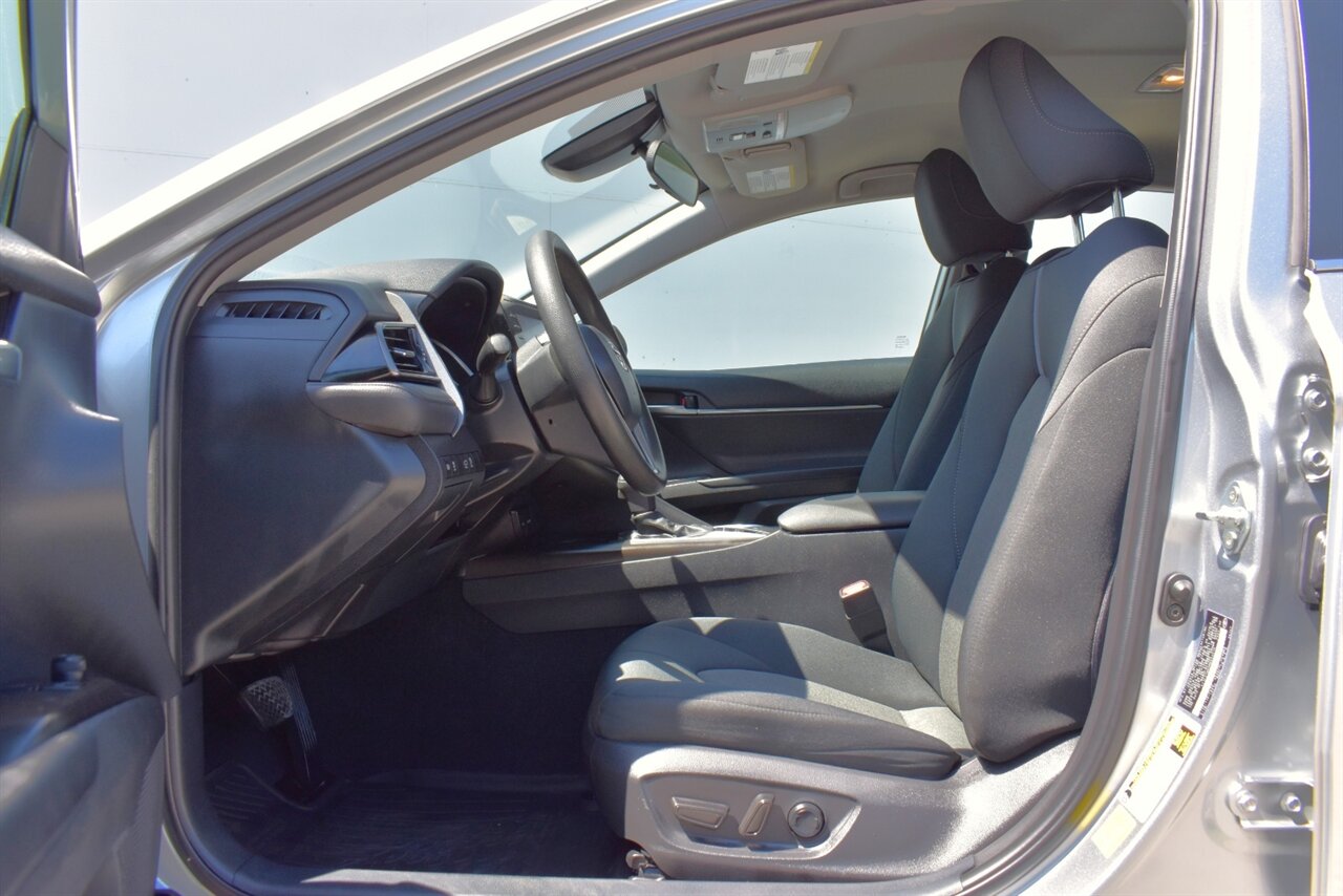 2021 Toyota Camry Hybrid LE 4dr Sedan! 51 City MPG! 53 Hwy MPG! Toyota Safety Sense 2.5! Back Up Camera! Lane Assist! Full-Speed Dynamic Radar Cruise Control! Pedestrian Detection! Android Auto & Apple CarPlay! - Photo 10 - Portland, OR 97266