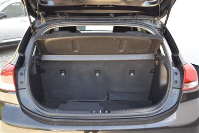 2019 Kia Rio 5-Door S 4dr Wagon! 28 City MPG! 37 Hwy MPG! Back Up Camera! Sport Mode! Cruise Control! Touchscreen Infotainment System! Apple CarPlay! Android Auto! - Photo 26 - Portland, OR 97266
