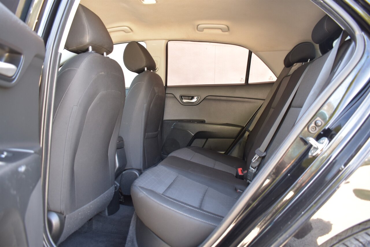 2019 Kia Rio 5-Door S 4dr Wagon! 28 City MPG! 37 Hwy MPG! Back Up Camera! Sport Mode! Cruise Control! Touchscreen Infotainment System! Apple CarPlay! Android Auto! - Photo 23 - Portland, OR 97266