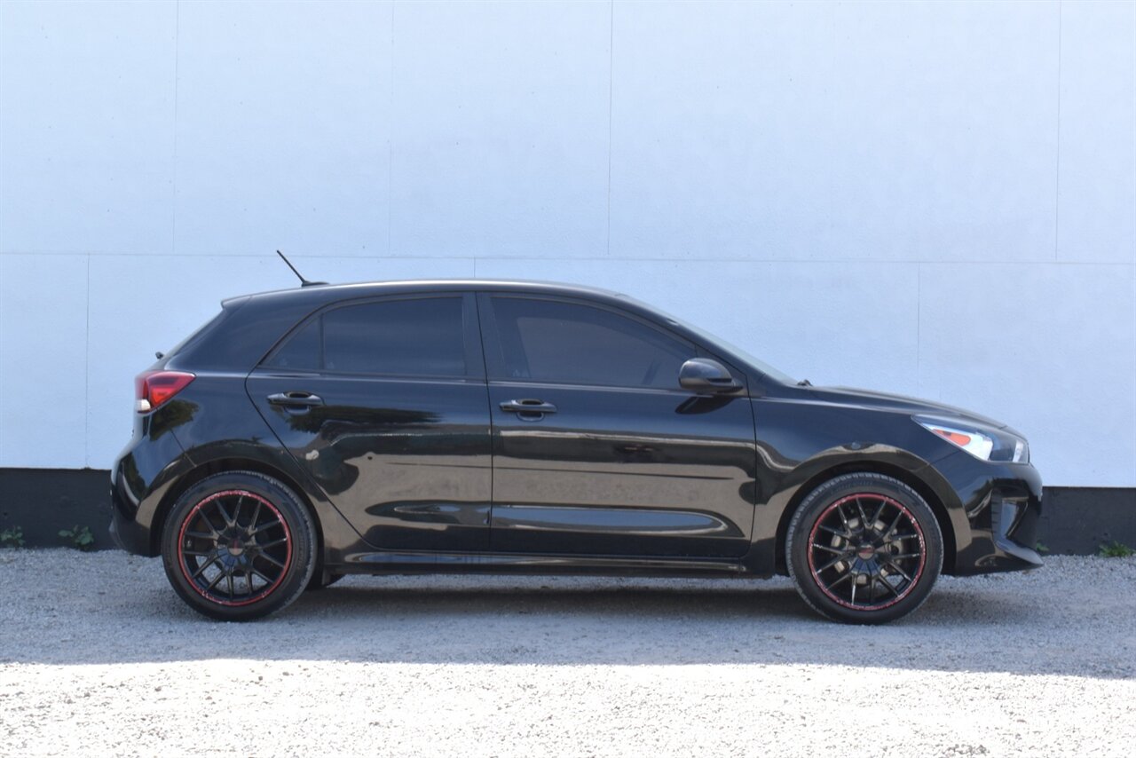 2019 Kia Rio 5-Door S 4dr Wagon! 28 City MPG! 37 Hwy MPG! Back Up Camera! Sport Mode! Cruise Control! Touchscreen Infotainment System! Apple CarPlay! Android Auto! - Photo 6 - Portland, OR 97266