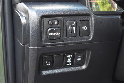 2022 Toyota 4Runner Limited AWD 4dr SUV! Back Up Camera! Blind Spot Monitor! Lane Assist! Pedestrian Detection! Navigation! Heated & Ventilated Leather Seats! Full-Time 4WD! Locking Center Differential! Tow Pkg! Sunroof! - Photo 18 - Portland, OR 97266