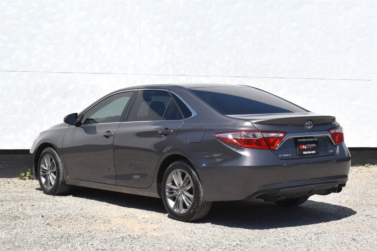 2017 Toyota Camry SE 4dr Sedan! **BY APPOINTMENT ONLY** Toyota Safety Sense 2.5! Back Up Camera! Cruise Control! Bluetooth Connectivity! - Photo 2 - Portland, OR 97266