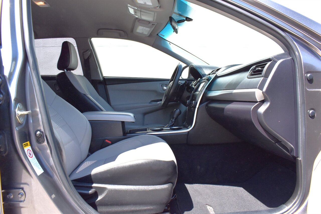 2017 Toyota Camry SE 4dr Sedan! **BY APPOINTMENT ONLY** Toyota Safety Sense 2.5! Back Up Camera! Cruise Control! Bluetooth Connectivity! - Photo 28 - Portland, OR 97266