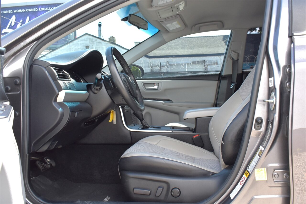 2017 Toyota Camry SE 4dr Sedan! **BY APPOINTMENT ONLY** Toyota Safety Sense 2.5! Back Up Camera! Cruise Control! Bluetooth Connectivity! - Photo 10 - Portland, OR 97266