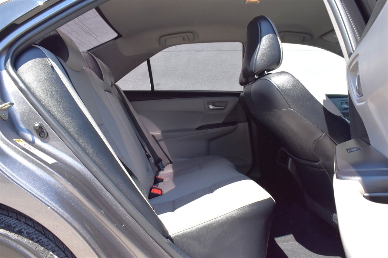 2017 Toyota Camry SE 4dr Sedan! **BY APPOINTMENT ONLY** Toyota Safety Sense 2.5! Back Up Camera! Cruise Control! Bluetooth Connectivity! - Photo 27 - Portland, OR 97266