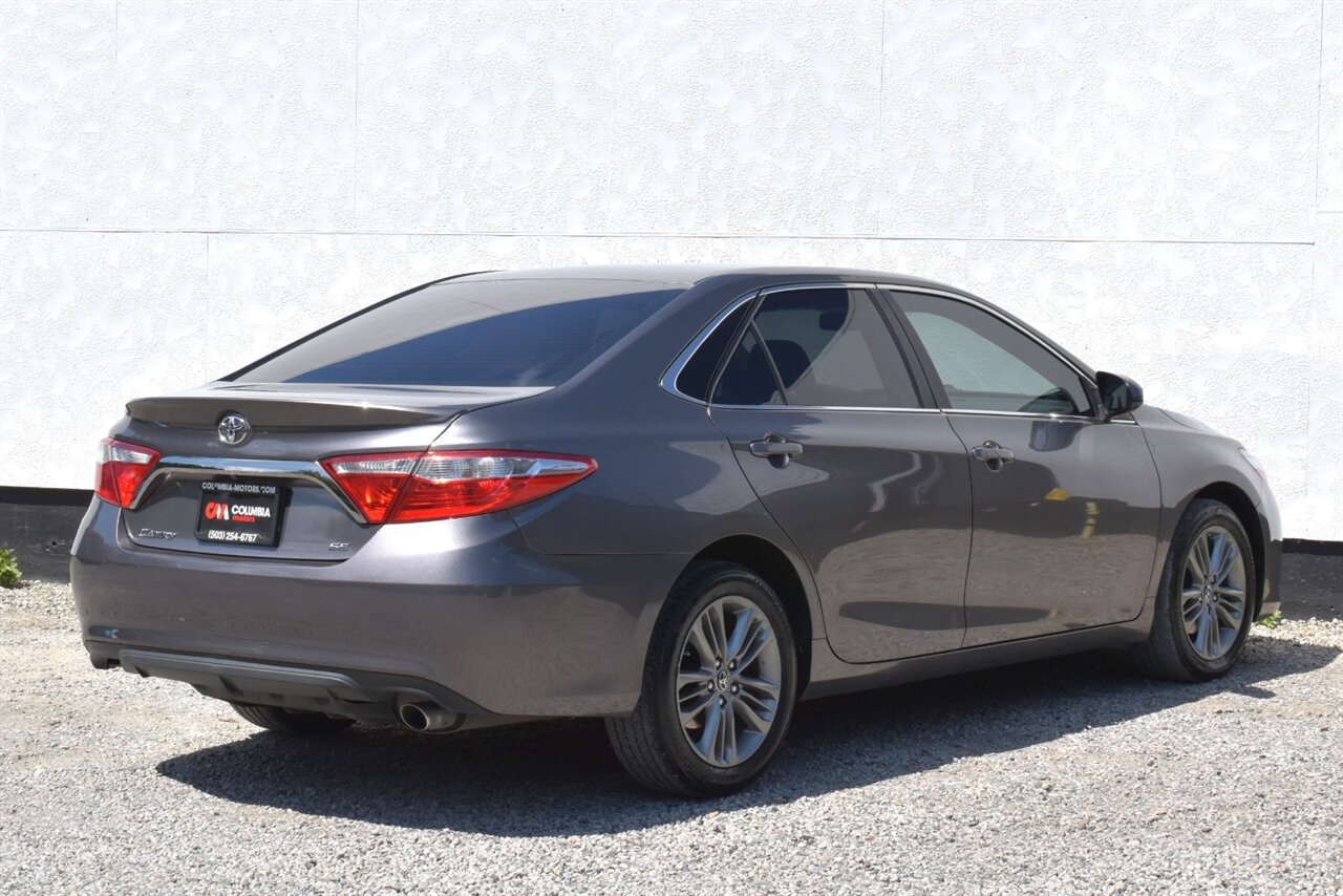 2017 Toyota Camry SE 4dr Sedan! **BY APPOINTMENT ONLY** Toyota Safety Sense 2.5! Back Up Camera! Cruise Control! Bluetooth Connectivity! - Photo 5 - Portland, OR 97266