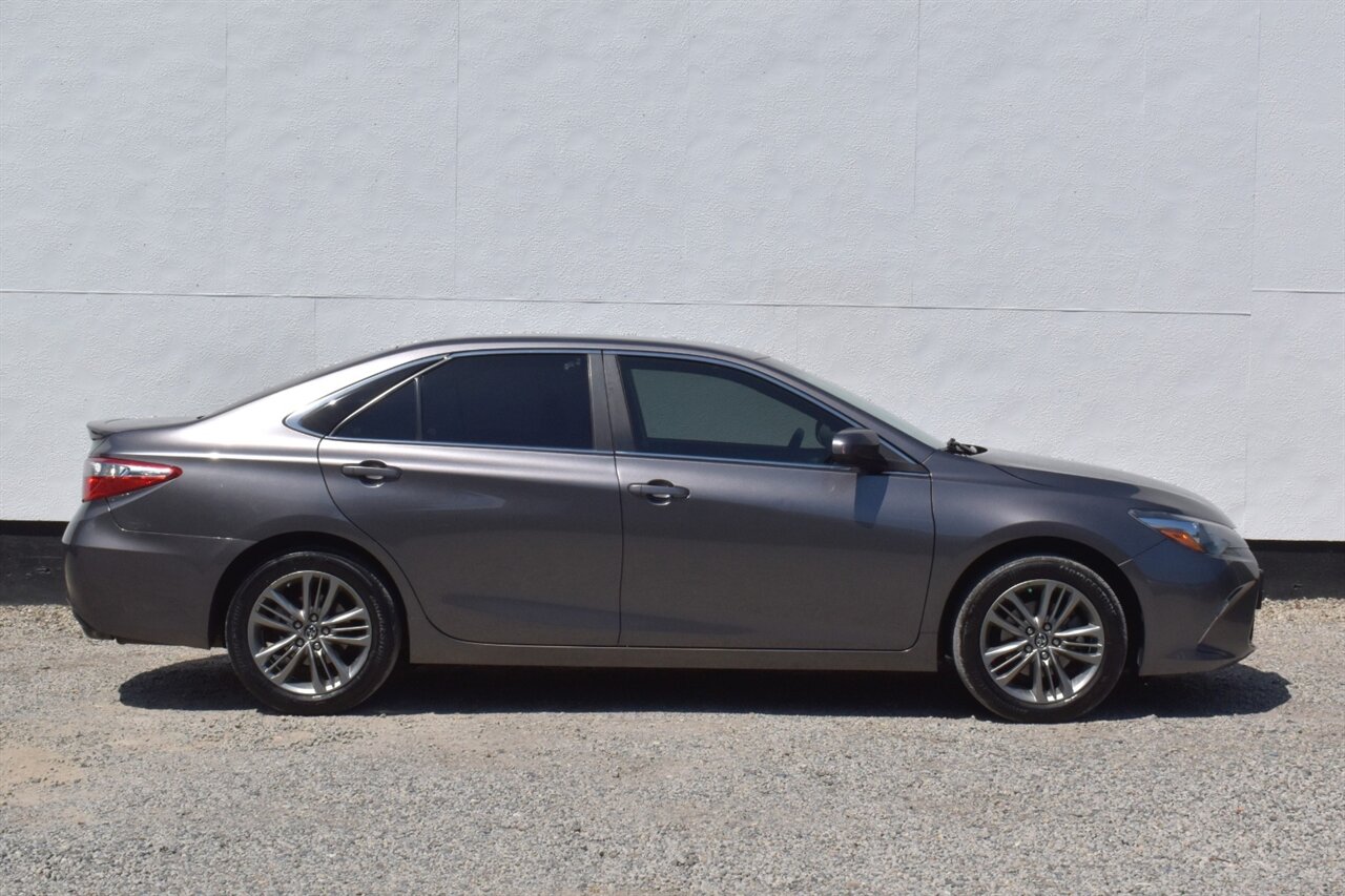 2017 Toyota Camry SE 4dr Sedan! **BY APPOINTMENT ONLY** Toyota Safety Sense 2.5! Back Up Camera! Cruise Control! Bluetooth Connectivity! - Photo 6 - Portland, OR 97266