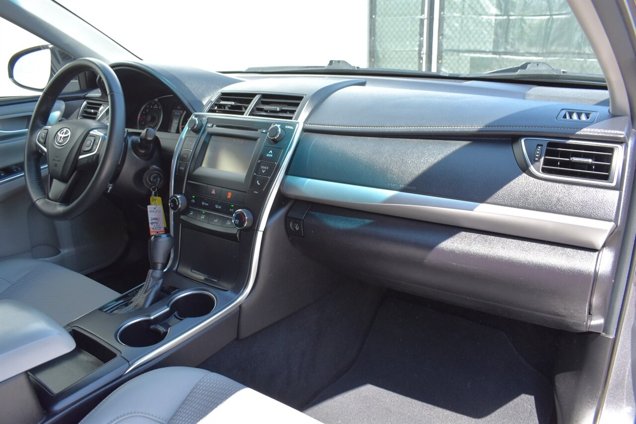 2017 Toyota Camry SE 4dr Sedan! **BY APPOINTMENT ONLY** Toyota Safety Sense 2.5! Back Up Camera! Cruise Control! Bluetooth Connectivity! - Photo 11 - Portland, OR 97266