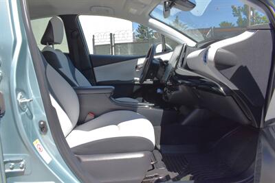 2021 Toyota Prius Limited 4dr Hatchback**BY APPOINTMENT ONLY** 54 City MPG! 50 Hwy MPG! Back Up Camera! Adaptive Cruise Control! Blind Spot Monitoring! JBL Premium Audio! Navigation! Heated SofTex Seats! Apple Carplay! - Photo 25 - Portland, OR 97266