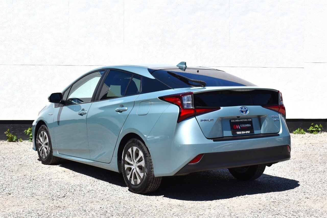 2021 Toyota Prius Limited 4dr Hatchback**BY APPOINTMENT ONLY** 54 City MPG! 50 Hwy MPG! Back Up Camera! Adaptive Cruise Control! Blind Spot Monitoring! JBL Premium Audio! Navigation! Heated SofTex Seats! Apple Carplay! - Photo 2 - Portland, OR 97266