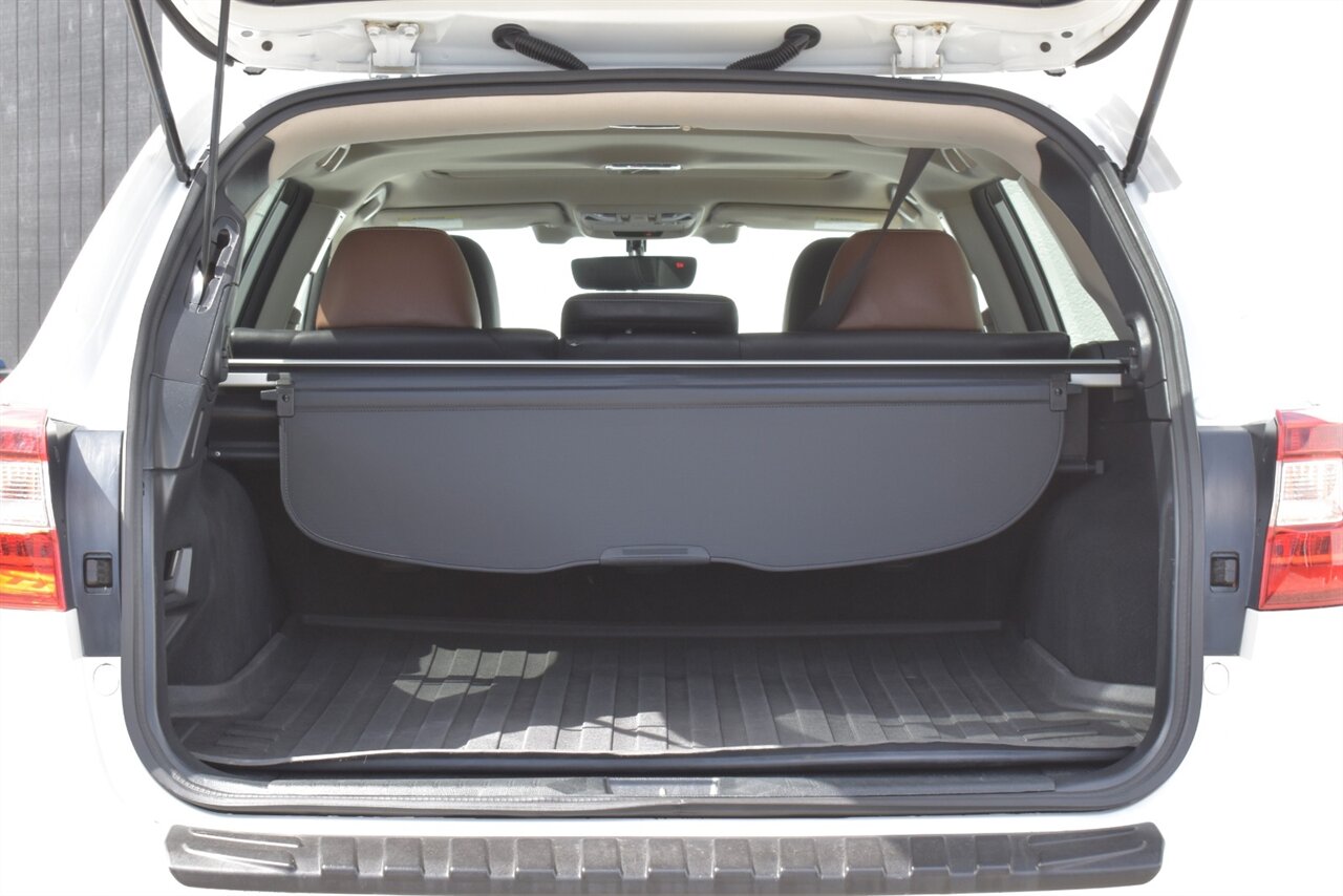 2017 Subaru Outback 3.6R Limited AWD 4dr Wagon! X-Mode! EyeSight Assist Tech! Blind Spot Monitor! Back Up Camera! Lane Assist! Bluetooth! Navigation! Full Heated Seats! Sunroof! Roof-Rails! Trunk Cargo Cover! - Photo 30 - Portland, OR 97266