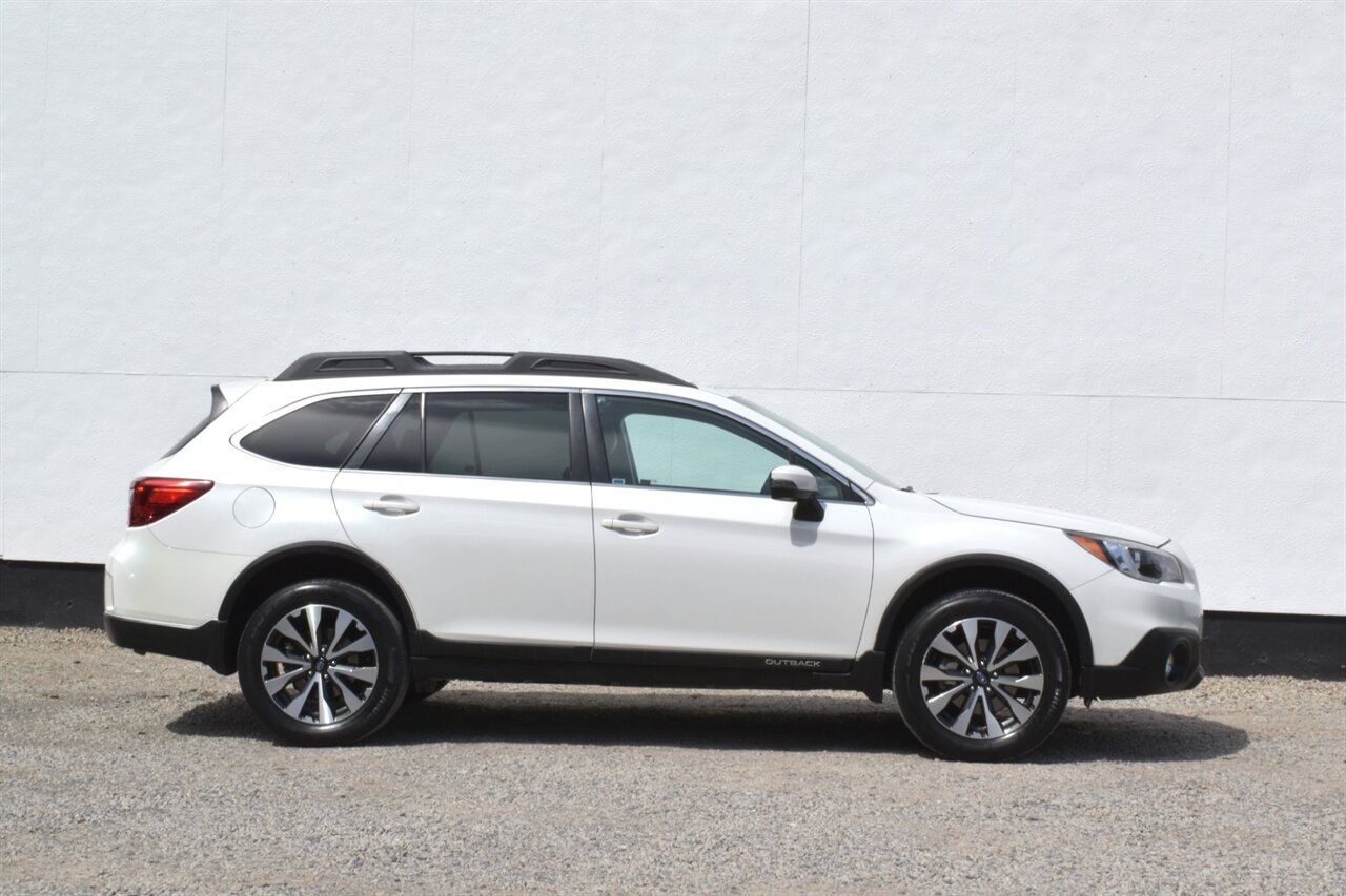 2017 Subaru Outback 3.6R Limited AWD 4dr Wagon! X-Mode! EyeSight Assist Tech! Blind Spot Monitor! Back Up Camera! Lane Assist! Bluetooth! Navigation! Full Heated Seats! Sunroof! Roof-Rails! Trunk Cargo Cover! - Photo 6 - Portland, OR 97266