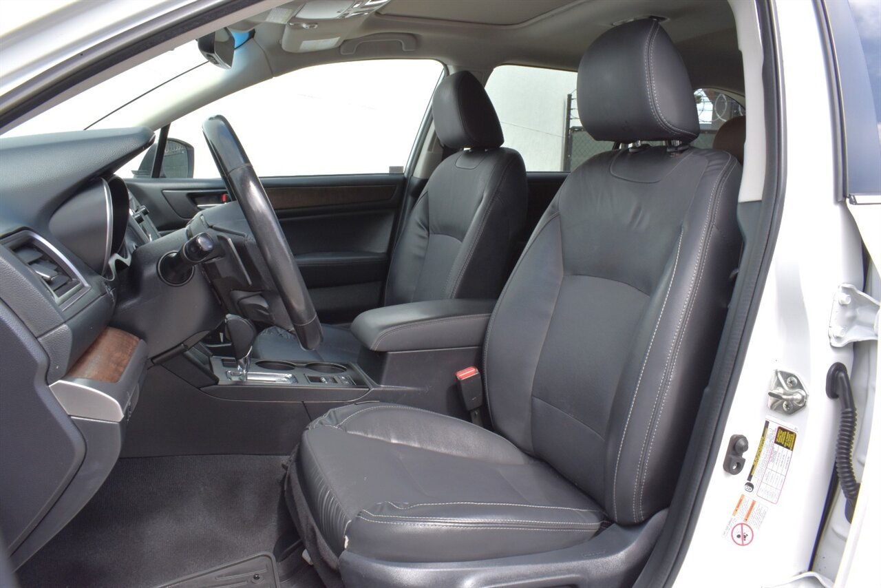 2017 Subaru Outback 3.6R Limited AWD 4dr Wagon! X-Mode! EyeSight Assist Tech! Blind Spot Monitor! Back Up Camera! Lane Assist! Bluetooth! Navigation! Full Heated Seats! Sunroof! Roof-Rails! Trunk Cargo Cover! - Photo 11 - Portland, OR 97266
