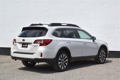 2017 Subaru Outback 3.6R Limited AWD 4dr Wagon! X-Mode! EyeSight Assist Tech! Blind Spot Monitor! Back Up Camera! Lane Assist! Bluetooth! Navigation! Full Heated Seats! Sunroof! Roof-Rails! Trunk Cargo Cover! - Photo 5 - Portland, OR 97266