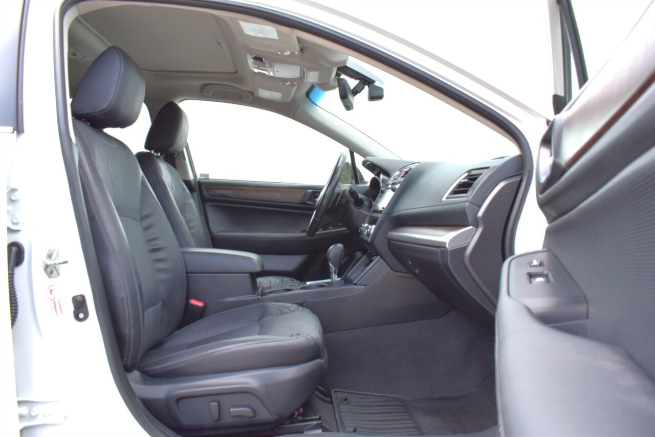 2017 Subaru Outback 3.6R Limited AWD 4dr Wagon! X-Mode! EyeSight Assist Tech! Blind Spot Monitor! Back Up Camera! Lane Assist! Bluetooth! Navigation! Full Heated Seats! Sunroof! Roof-Rails! Trunk Cargo Cover! - Photo 29 - Portland, OR 97266