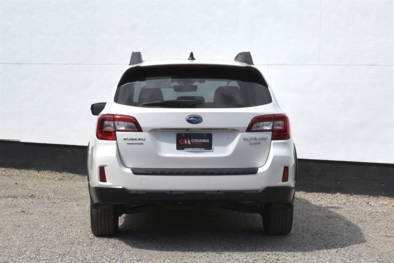 2017 Subaru Outback 3.6R Limited AWD 4dr Wagon! X-Mode! EyeSight Assist Tech! Blind Spot Monitor! Back Up Camera! Lane Assist! Bluetooth! Navigation! Full Heated Seats! Sunroof! Roof-Rails! Trunk Cargo Cover! - Photo 4 - Portland, OR 97266