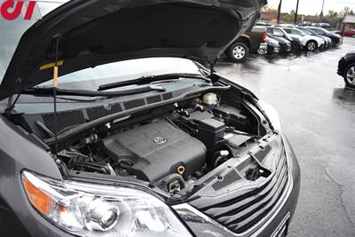 2012 Toyota Sienna LE 7-Passenger Auto Access Seat  4dr Mini-Van **BY APPOINTMENT ONLY**  Enhanced Vehicle Stability Control! Back-Up Cam! Power Sliding Door! Bluetooth Wireless! - Photo 34 - Portland, OR 97266