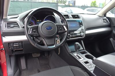 2018 Subaru Outback 2.5i Premium AWD 4dr Wagon**BY APPOINTMENT ONLY** X-Mode! Back Up Camera! Apple CarPlay & Android Auto! Heated Seats! All Weather Mats! Roof-Rails! - Photo 3 - Portland, OR 97266
