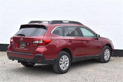 2018 Subaru Outback 2.5i Premium AWD 4dr Wagon**BY APPOINTMENT ONLY** X-Mode! Back Up Camera! Apple CarPlay & Android Auto! Heated Seats! All Weather Mats! Roof-Rails! - Photo 5 - Portland, OR 97266