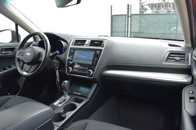 2018 Subaru Outback 2.5i Premium AWD 4dr Wagon**BY APPOINTMENT ONLY** X-Mode! Back Up Camera! Apple CarPlay & Android Auto! Heated Seats! All Weather Mats! Roof-Rails! - Photo 12 - Portland, OR 97266