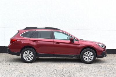 2018 Subaru Outback 2.5i Premium AWD 4dr Wagon**BY APPOINTMENT ONLY** X-Mode! Back Up Camera! Apple CarPlay & Android Auto! Heated Seats! All Weather Mats! Roof-Rails! - Photo 6 - Portland, OR 97266