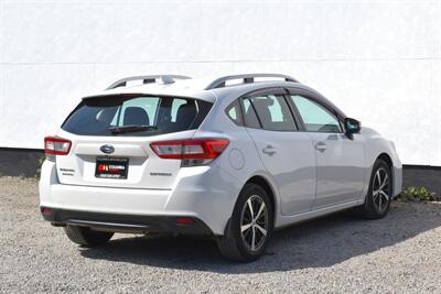 2019 Subaru Impreza 2.0i Premium  AWD 4dr Wagon! Backup Camera! Apple CarPlay! Android Auto! 28mpg City/36mpg Highway! Heated Seats! Trunk Cargo Cover! - Photo 5 - Portland, OR 97266