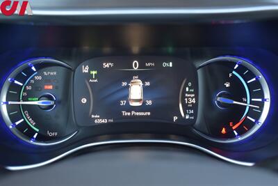 2018 Chrysler Pacifica Hybrid Limited  4dr Mini-Van! Back Up Cam! Blind Spot Monitor! Parking & Lane Assist! Navi! Heated & Ventilated Seats! Powered Doors & Liftgate! Rear Seat Entertainment System! Pano- Sunroof! - Photo 14 - Portland, OR 97266
