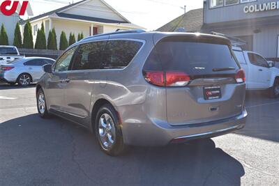 2018 Chrysler Pacifica Hybrid Limited  4dr Mini-Van! Back Up Cam! Blind Spot Monitor! Parking & Lane Assist! Navi! Heated & Ventilated Seats! Powered Doors & Liftgate! Rear Seat Entertainment System! Pano- Sunroof! - Photo 2 - Portland, OR 97266