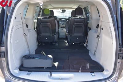 2018 Chrysler Pacifica Hybrid Limited  4dr Mini-Van! Back Up Cam! Blind Spot Monitor! Parking & Lane Assist! Navi! Heated & Ventilated Seats! Powered Doors & Liftgate! Rear Seat Entertainment System! Pano- Sunroof! - Photo 30 - Portland, OR 97266