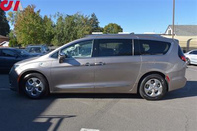 2018 Chrysler Pacifica Hybrid Limited  4dr Mini-Van! Back Up Cam! Blind Spot Monitor! Parking & Lane Assist! Navi! Heated & Ventilated Seats! Powered Doors & Liftgate! Rear Seat Entertainment System! Pano- Sunroof! - Photo 9 - Portland, OR 97266